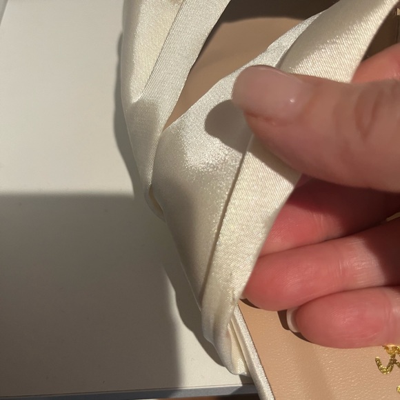 Lulus off white satin flats - Picture 4 of 5